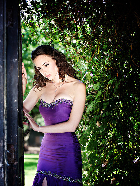 C0022 22. This simple and beautiful portrait of sarah was illuminated with a piece of folded silver packing card I've had in my lastolite bag for years.