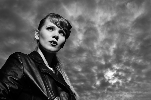 test_26 This last frame is quite a departure from the rest and utilises a pair of Speedlights on a Gemini bracket.