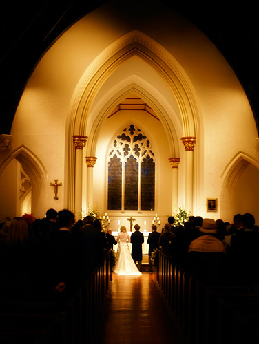 Winter weddings often start after dark so be prepared for some dim locations. 1/15th second, f/2.8 ISO 400. ISO 400 was the maximum useable sensitivity of the P25 back and it goes to show just what can be done at low ISO.