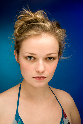 I panned the gelled lights onto the grey background and set up a beauty shot.