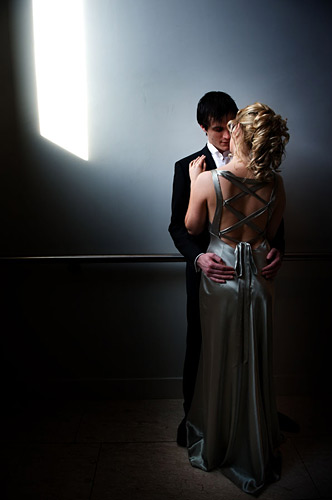 How cool is this light. A patch of sunlight gives this picture a three dimentional quality.