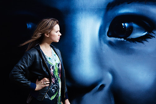 A great bit of grafiti gave us an interesting background and Marko gave the grafiti a blue hue.