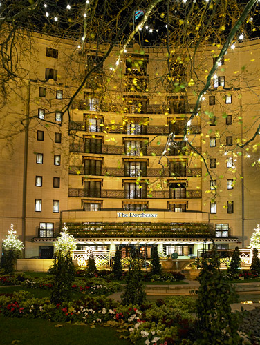Don't forget to get your tripod out for a venue shot. 1 second at f/5.6 ISO 400 was enough for this shot of the Dorchester on Park Lane.