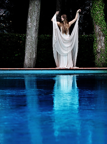 wanted a grecian sculpture look from across the pool. Loved the reflection, shame the pool pump was on.