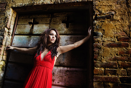 This shot was lit with natural light as we started to explore the darker alleys of Siena. ISO 800, 1/100th at f/4