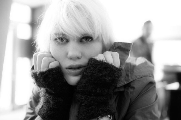 Hannah12 We then went to my usual cafe / restaurant for a spot of lunch and I showed how to shoot 'cafe' portraits.