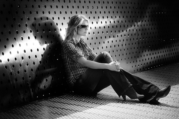 A single SB-900 upstage key gave this shot its impact. We used the infra red trigger system for all the shots throughout the workshop.