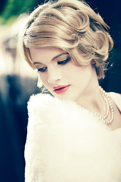 "How gorgeous am I" A simply sensational look that is reminiscent of the Hollywood greats.