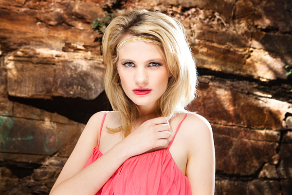 The day started with a beauty set up that is more frequently found in the studio. I'm a great advocate of taking studio lighting techniques out into the real world. 