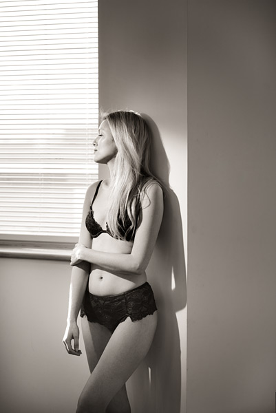 1to1_16 14. It was time for Lupo. I showed how to use a spotlight to create interesting lighting. Being daylight balanced was a must for the colour images.