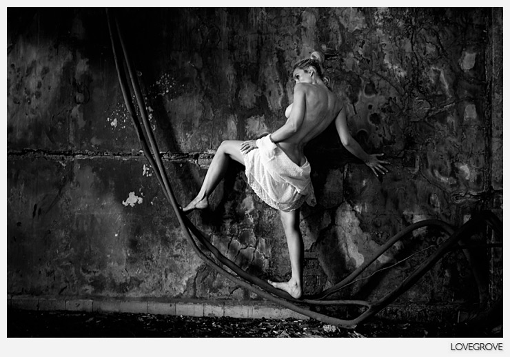 03. One of my favourite shots of all time. I suggested to Yulia that she could use the creeper to stand on and the dynamic pose she struck it just right for the space.