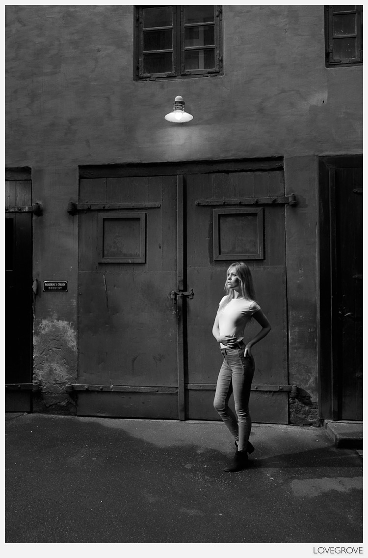 03. A splash of flash made this courtyard come alive. The single lamp gave me the motivation for the contrast. Fuji X-T1, 16mm at f/2.8 for 1/100th second. ISO 200. The Cactus RF60 was set high on a Jupiter stand at 105mm zoom and 1/8th power.